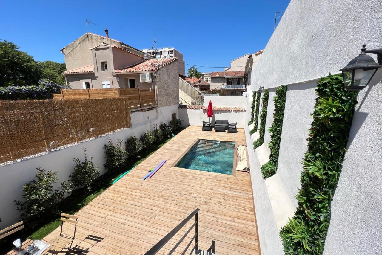 Le Tropical Piscine Et Terrasse Centre-ville Hébergement de vacances Marseille
